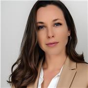 L'enseignement du russe par une professeur certifié avec l'utilisation de matériel éducatif intéressant