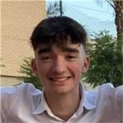 Estudiante de Ingeniería, muy habilidoso y acostumbrado a tratar con niños y adolescentes, a los que me gustaría dar clase. 