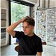 Prof de marketing diplômé d’un master en stratégie digital, expérience en IA