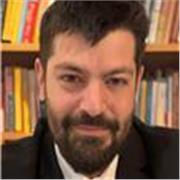 Profesor titulado en Filología Hispánica y formación en Humanidades en general. Puedo dar clases apoyo en materias de Humanidades.