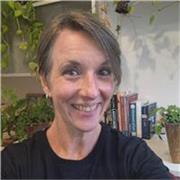 Profesora de idiomas con más de 30 años de experiencia trabajando con profesionales y ejecutivos de todos los sectores.