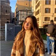 Offro lezioni a ragazzi delle elementari, medie e superiori per aiutarli nei compiti e nello studio in generale.