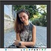 Soy una chica joven y comprometida con mi trabajo, y sobre todo entregada a los demás. C