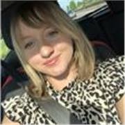 Ancienne élève de guitare donne aux débutants cours de guitare à domicile particulier ou en groupe