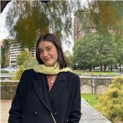 Profesora de refuerzo de las materias básicas de Primaria y la Eso