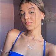 Me considero una chica dinamita y con mucha energía y personalidad, me apoyo más en dar clases a los niños más chiquititos