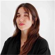 Profesora de historia del cine, producción audiovisual, fotografía y diseño gráfico