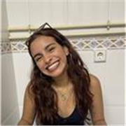 Niñera y profesora con experiencia. Responsable, creativa y comprometida con el desarrollo y bienestar infantil.
