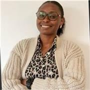 Diplômée d' un Master 2 en Marketing et gestion de la relation client, je donne des cours aux étudiants (Bac+3 max)qui souhaiteraient se perfectionner dans le domaine