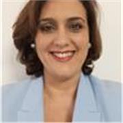 Profesora nativa y cualificada  con más de 25 años de experiencia en educación internacional.