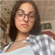 Soy una chica joven y muy proactiva. Desde siempre he tenido mucho interés en todos los ámbitos, por lo que no tengo problema en enseñar una materia u otra. Nunca me conformo con poco y siempre busco obtener más recursos de los que aprender.
Podría dar c
