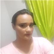 Instructora de naturales, brinda asesoría a niños de todas las edades