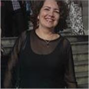 Professora aposentada com longa experiência com alunos do Ensino Fundamental I
