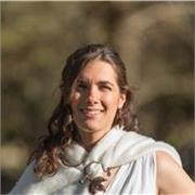Chica española nativa, con alto nivel de inglés ofrece clases particulares a distancia para niños y adultos en Madrid. 