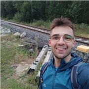 Profesor de Pilates y ejercicio terapéutico imparte clase presencial u online