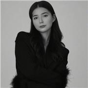 Deutsch-Tutorin, die Kinder aller Alters- und Klassenstufen unterrichtet