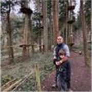 I am a highly experienced university lecturer and humanities tutor, excelling in English literature/language and history.