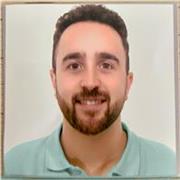 Profesor de Economía y Empresa, graduado en ADE, con experiencia práctica y académica. ESO, Bachillerato, FP y EBAU. Método eficaz