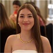 Estudiante de Bachillerato, que imparte clases de forma online y presencial 