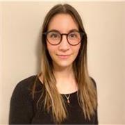 Profesora de psicología apta para todas las edades y niveles