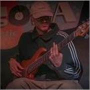 Lecciones personalizadas de bajo eléctrico – Todos los niveles. . En mi metodología intento abarcar 3 elementos de forma simultáne