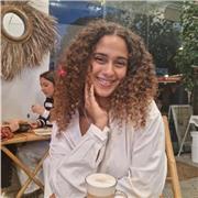 Me llamo Jully, llevo 3 años dando clases de repaso a niños y adultos que se están preparando para el examen de idiomas,me encanta la enseñanza y ver como mis alumnos/nas avanzan, tengo mucha paciencia y experiencia con diferentes metodologías, en sí, me