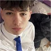 Soy un estudiante de bachillerato que estuvo en EEUU y puedo dar clases a niveles desde a1 hasta b2 (principiante/intermedio)