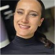 Hai tutte le capacità, hai solo bisogno del tempo e le parole giuste. Ciao, io sono Flavia e impartisco ripetizioni di matematica.