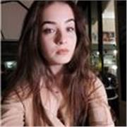 Neolaureata in Scienze della mediazione linguistica impartisce ripetizioni in lingua inglese, tedesca e italiana