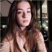 Neolaureata in Scienze della mediazione linguistica impartisce ripetizioni in lingua inglese, tedesca e italiana