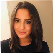 Doy clases a niños sobre temas generales en el colegio