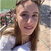 Actualmente estudiante en cooperación internacional, y diplomada en Lenguas Extranjeras (Inglés y Español) 