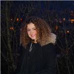 Studentessa di odontoiatria, diplomata al liceo scientifico scienze applicate, offro ripetizioni di chimica, biologia, matematica, fisica, anatomia, italiano