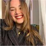 Studiare insieme è meglio: parola di tutor! Scrivimi per un aiuto compiti senza sbadigli, solo sorrisi e idee!