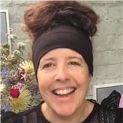 An experienced artist/tutor educated to MFA standard. Lessons for all ages and abilities.