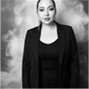 Maestra de clases en línea para adultos y niños