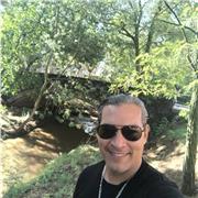 Profesor de manualidades con mucha experiencia en el arte y las manualidades, muy buenas acciones para la aplicación de técnicas