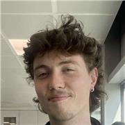 Native English Speaker with strong communication skills and a passion for education