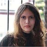 Profesora de teatro, expresión corporal, actuación, voz escénica y danza contemporánea