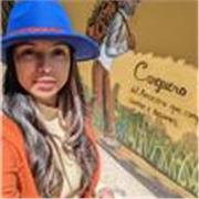 Profesora de idiomas titulada con 14 años de experiencia en 3 paises y apta para enseñar a niños, adolescentes y adultos. 