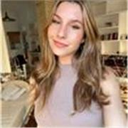 Estudiante de traducción y mediación interlingüística inglesa. Con título B2 y disponibilidad de tardes. Agradable y comprensiva