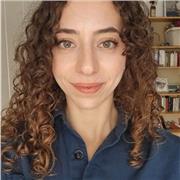 Offro ripetizioni di inglese, francese, italiano. Ho vissuto in Francia e Bruxelles lavorando con l'inglese e francese.