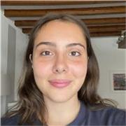 Studentessa del Quinto Anno al Liceo Classico Ariosto Spallanzani, specializzata in tutte le materie