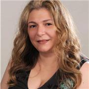 Ragioniera offre lezioni di economia aziendale agli studenti di ragioneria, indirizzo amministrazione finanza e marketing