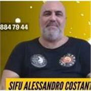 MAESTRO DI KUNG FU TRADIZIONALE CINESE E di jeet Kune Do,l' arte filosofia del maestro Bruce Lee, cerca un gruppo di persone di ogni eta' e sesso, per insegnare loro le suddette arti e creare un gruppo per far si che si possa espandere la difesa personale