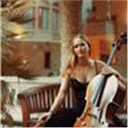 Violonchelista profesional con experiencia en clases de violonchelo y lenguaje musical adaptadas a diferentes niveles y edades en