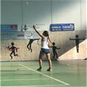 Ex-jugadora de tenis imparte clases de tenis a todos los niveles