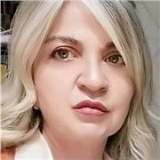 Impartisco lezioni di musica, dalla propedeutica, ovvero teoria e solfeggio, alle lezioni di pianoforte sino al 5* anno vecchio ordinamento, alla storia della musica