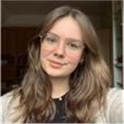 Physikstudentin als erfahrene Mathe-Nachhilfelehrerin