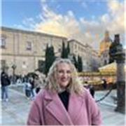 Maestra de primaria especializada en pedagogía terapéutica. Imparto clases desde primaria hasta 2º ESO. Matemáticas